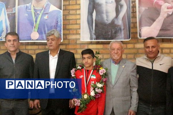 تجلیل از قهرمان مسابقات کشتی غرب آسیا