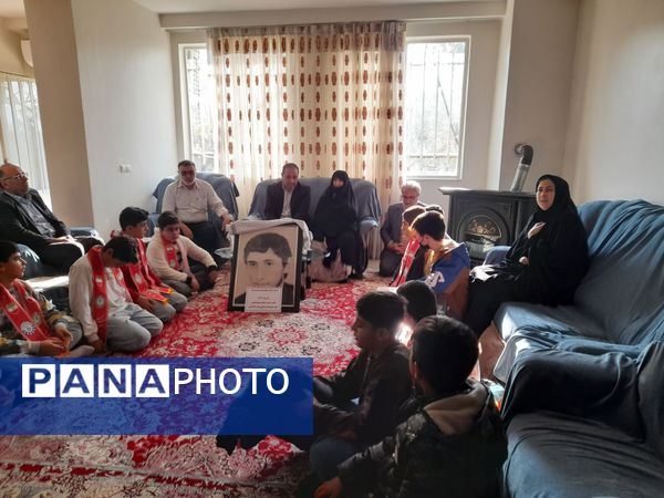 تجلیل پیشتازان از مادران شهدا به‌مناسبت هفته قرآن، عترت و نماز در خداآفرین