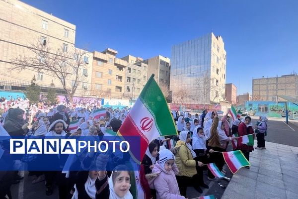 تقدیر از دانش آموزان برتر در مدرسه ومقام آوران رشته های ورزشی در مدرسه هدی یک شهرستان قدس