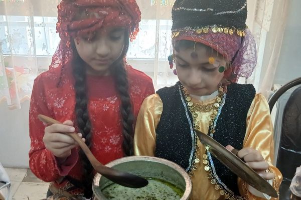 رنگین‌کمان فرهنگ‌ها در دل شهریار؛ جشنواره‌ای با طعم غذاهای محلی و لباس‌های رنگارنگ