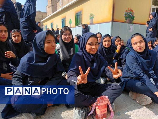 مراسم ولادت حضرت زینب و روز پرستار در دبیرستان میرزا جعفر سروقد 