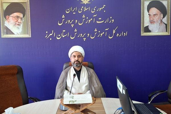 انقلاب اسلامی ایران شکوهمندترین انقلاب تاریخ معاصر جهان است