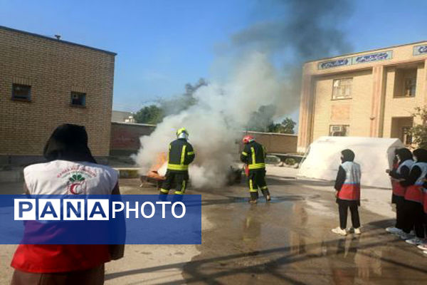 مانور زلزله در مدارس شهرستان‌ها و مناطق استان بوشهر