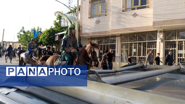 علم‌ گردانی آیین‌ هر ساله‌ شهر وردنجان