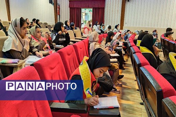 کلاس آموزشی خبرنگاری در کانون مهر تابان نیشابور