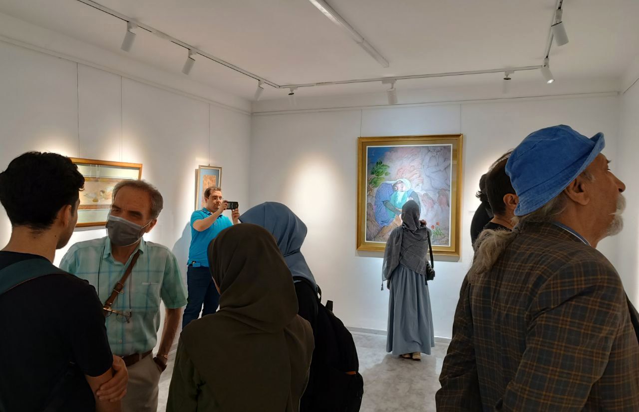 «بر و برگ رنگین» افتتاح شد