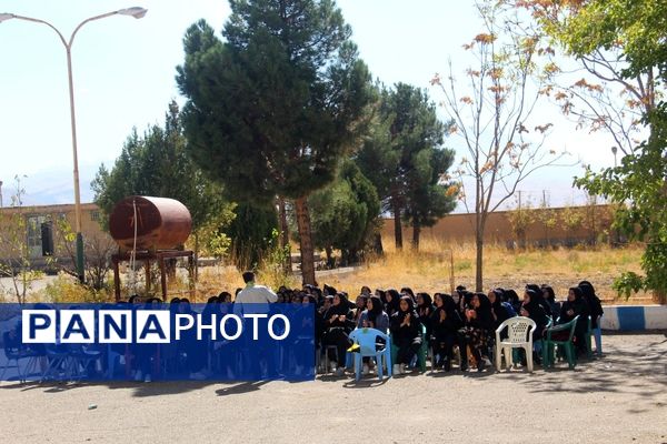 حضور دانش‌آموزان فلارد و خانمیرزا در اردوی «طرح تمشک»