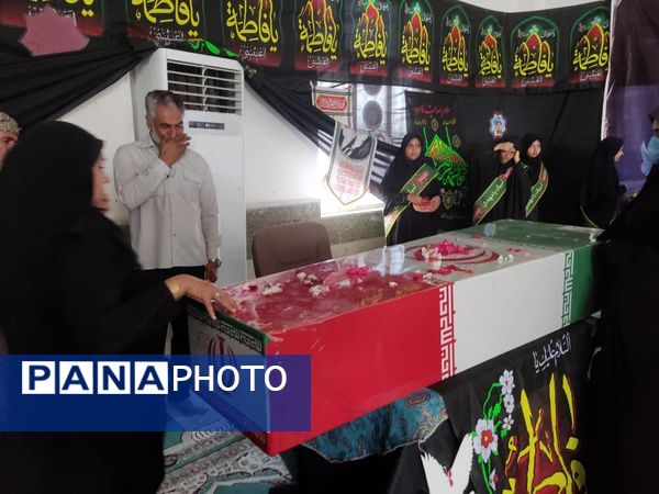 استقبال پرشور از شهید گمنام در هنرستان زهرای مرضیه بندرعباس