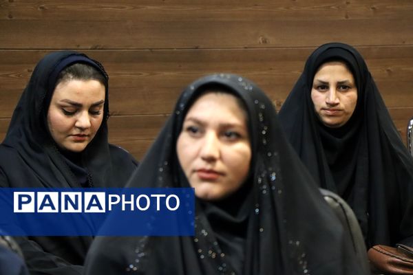 تجلیل از فعالان حوزه بانوان و خانواده در ناحیه یک بهارستان