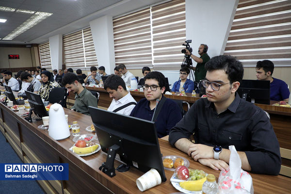 مراسم تقدیر از مدال آوران المپیادهای جهانی و رتبه های برتر کنکور شهر تهران