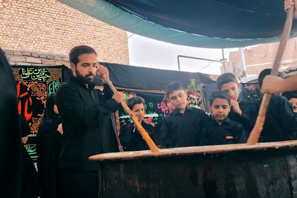 برپایی دیگ سمنوی بی بی رقیه (س)