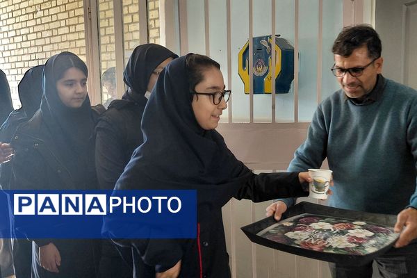 مراسم سوگواری و توزیع نذری به مناسبت شهادت حضرت فاطمه زهرا (س) در دبیرستان بعثت۲