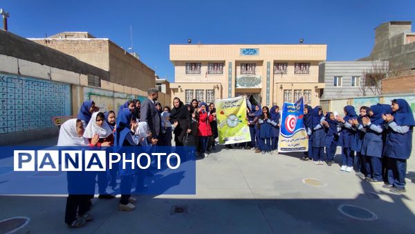 مسابقات استعداد یابی دارت در دبستان دخترانه آزادی شیروان
