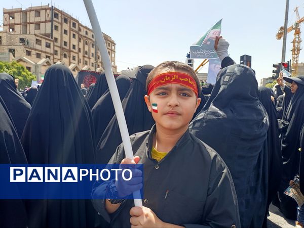تشییع پیکر مطهر شهید سردار محمد کاظمی و تعدادی از شهدای جنگ تحمیلی در مشهد