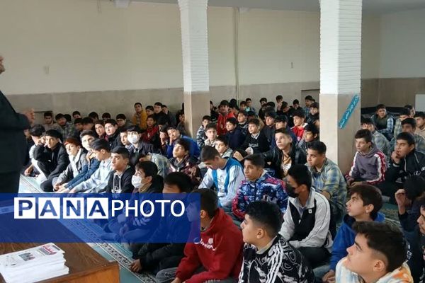 آغاز مسیر آگاهانه انتخاب رشته در مدرسه شهید فتوحی رباط‌کریم