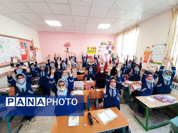 مراسم صبحگاه  دبستان زنده یاد امینی پور 