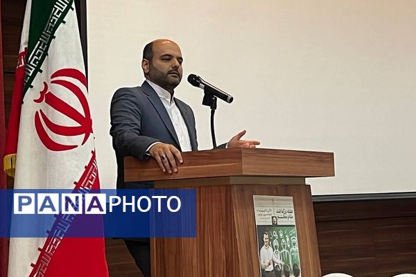 همایش بزرگ تجلیل از معلمان برتر و سرآمد در رودهن 