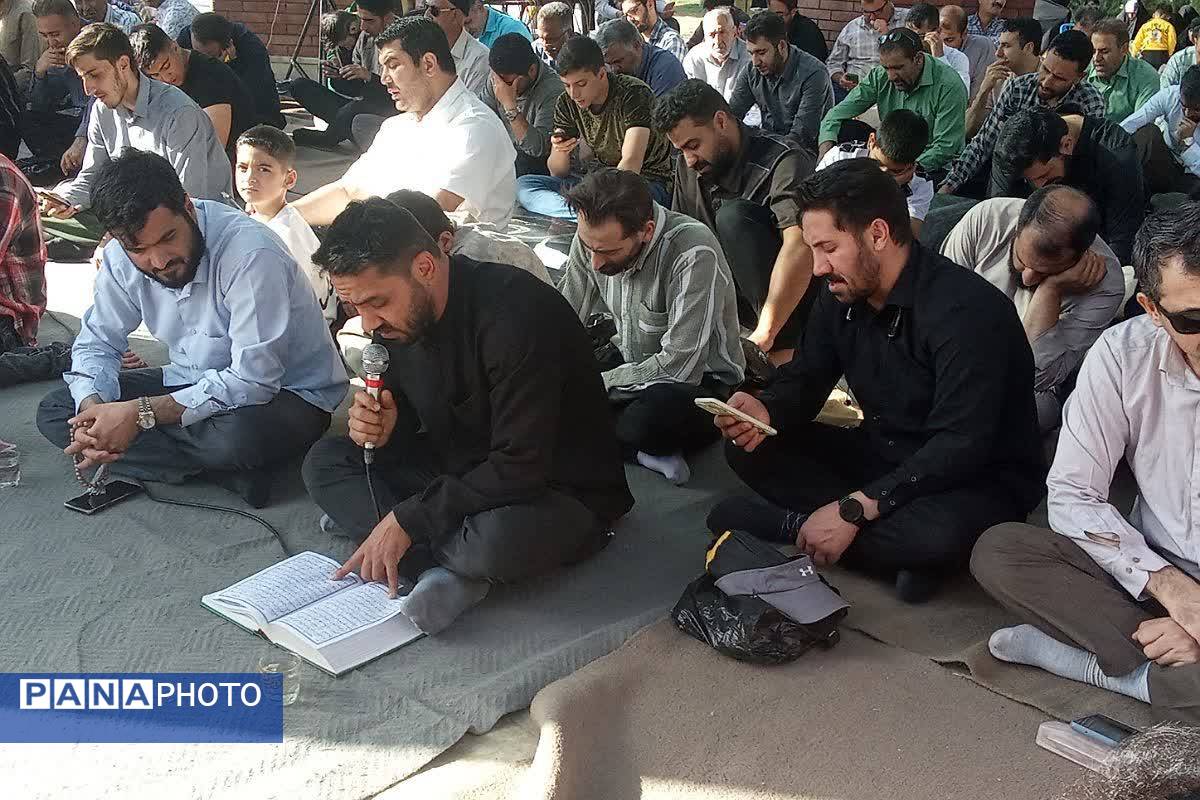 مراسم ختم دعای عرفه کنار مزار شهدای گمنام نسیم شهر