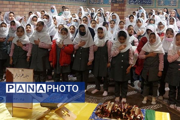 استقبال پرشور دانش‌آموزان دبستان صدیقه کبری(س)از خادمان رضوی در "چهارشنبه‌های امام رضایی"