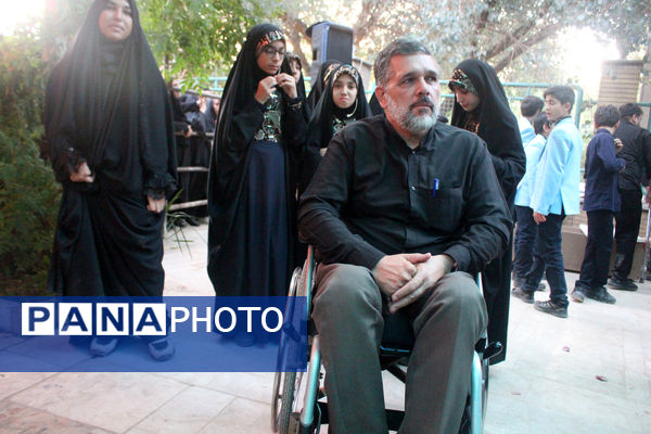 خاکسپاری نوجوان شهید «محمدحسین خاکی» در گلزار شهدای قم