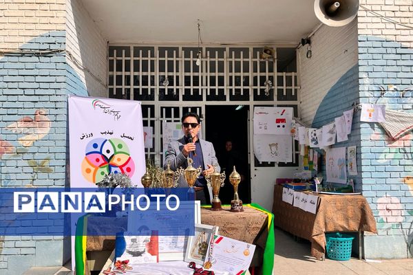 قدرت،هیجان و مهارت در نمایش کاراته کاران دبیرستان رضوان در افتتاحیه المپیاد ورزشی
