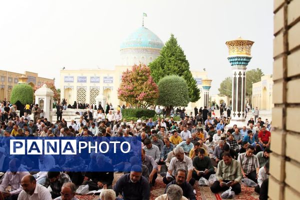  مراسم دعای پر فیض عرفه و مناجات عاشقانه امام حسین(ع) در زیارتگاه شهید آیت ا... مدرس(ره)