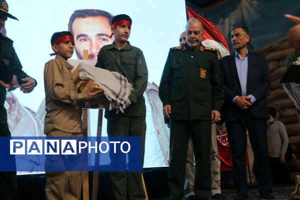  مراسم بزرگداشت سرداران شهیدحسین خرازی و رسول زرین