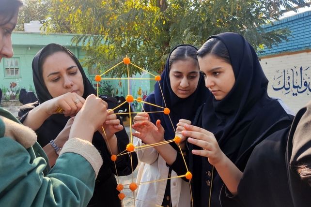 کاروان پژوهش از مدرسه تا آینده