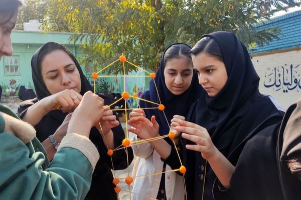 کاروان پژوهش از مدرسه تا آینده