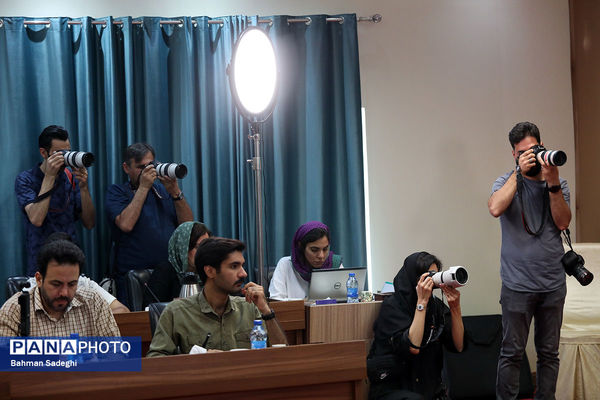 نشست خبری وزیر فرهنگ و ارشاد اسلامی