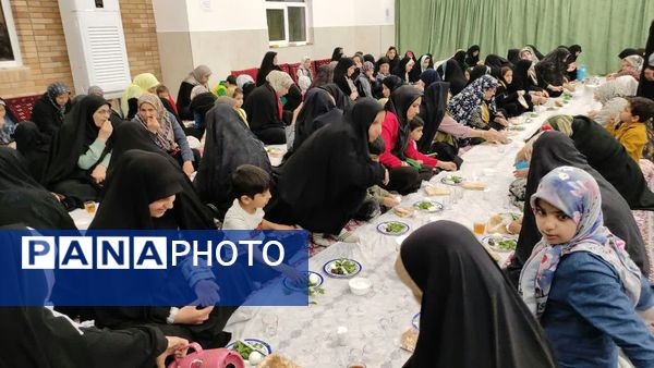 جز خوانی قرآن به همراه افطاری در مسجد خاتم النبیین بیرجند