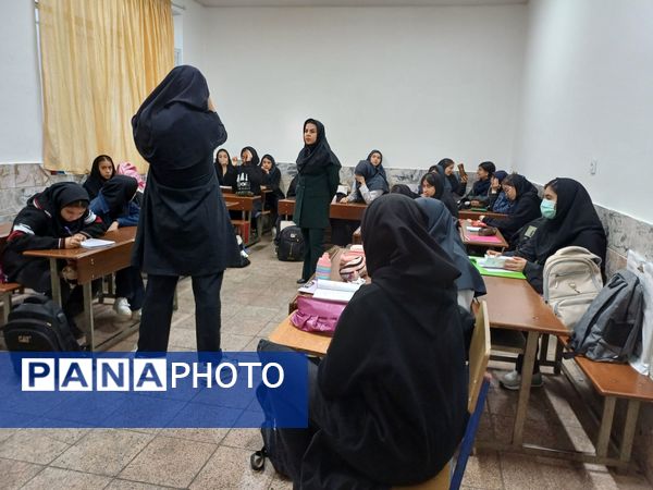 کارگاه آموزشی مشاوره در دبیرستان مطهره ناحیه ۶ مشهد
