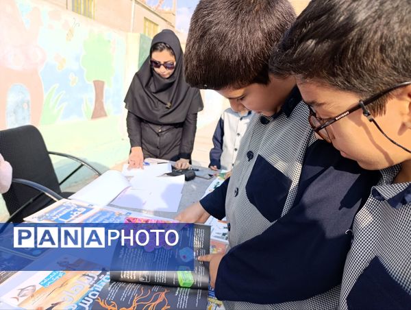 برگزاری نمایشگاه کتاب در دبستان معلم دو آشخانه 