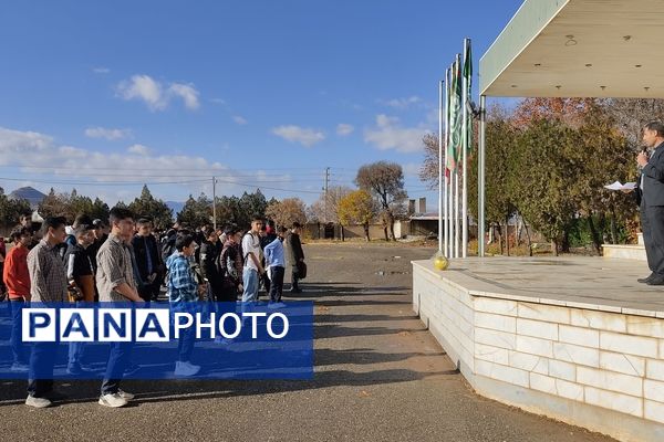 دومین روز از اردوی تمشک در شهرستان خمین 