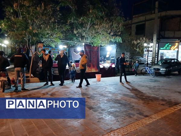 برپایی ایستگاه صلواتی توسط مسجد امام سجاد (ع) در شهرستان خلیل‌آباد 