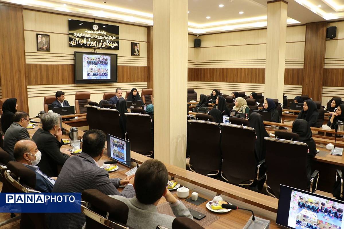 جلسه هم اندیشی و انتخاب نماینده موسسین کودکستان های ناحیه دو شهرری