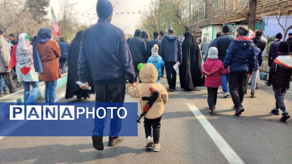 جشن پیروزی انقلاب در خیابان‌های تهران