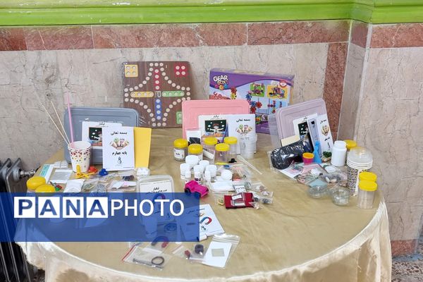 برپایی نمایشگاه صنایع آموزشی و فناوری‌های نوین در دبستان علوی 