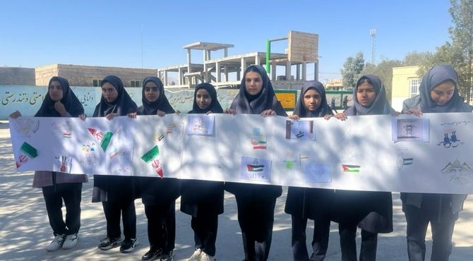 هنر در هنر ؛ نقاشی گروهی در دبیرستان سمیه 