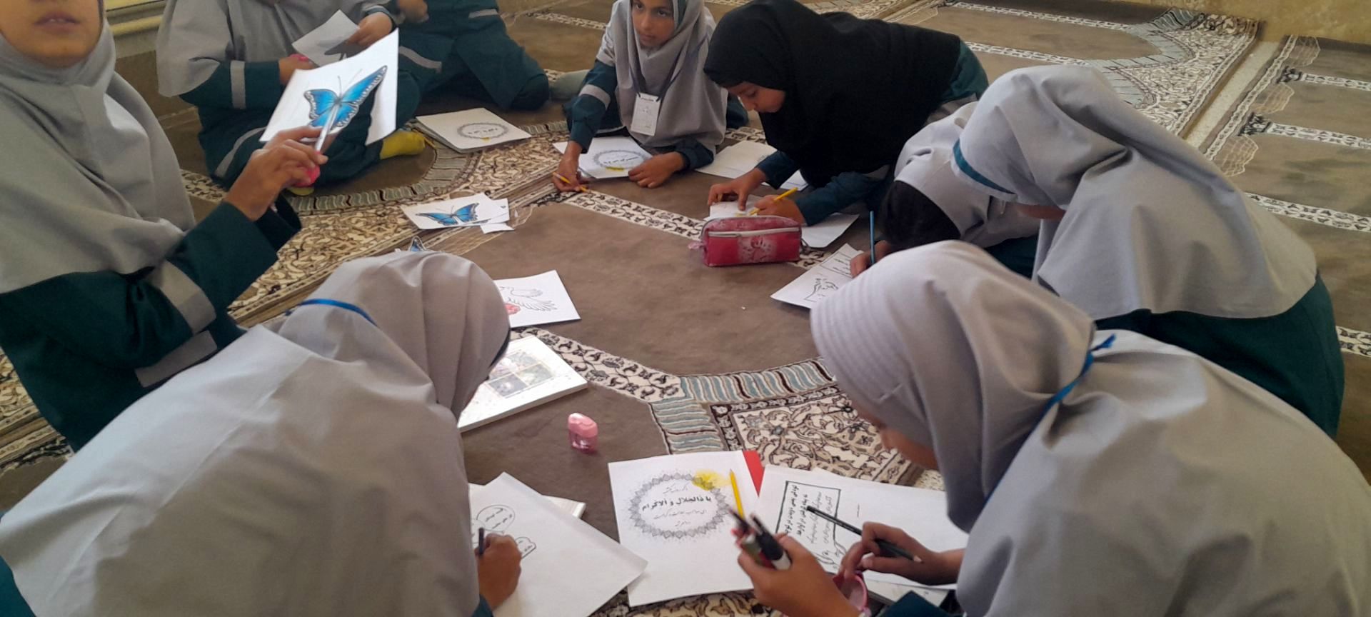 آماده‌سازی نمازخانه آموزشگاه زهرا عبداللهیان ارغا 