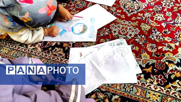 برپایی غرفه کودک در حاشیه نماز جمعه شهرستان کاشمر