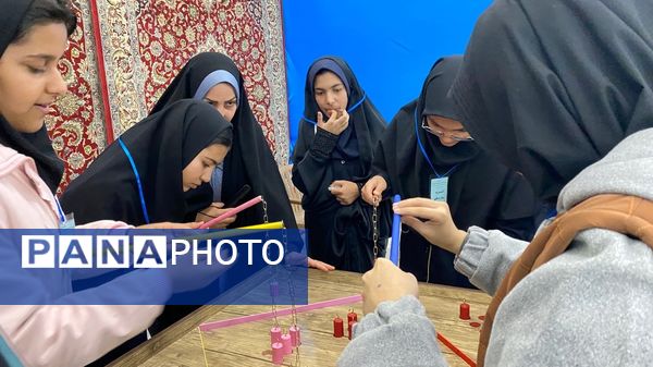 بازدید دانش آموزان دبیرستان دخترانه امید از آرامگاه شهید مدرس