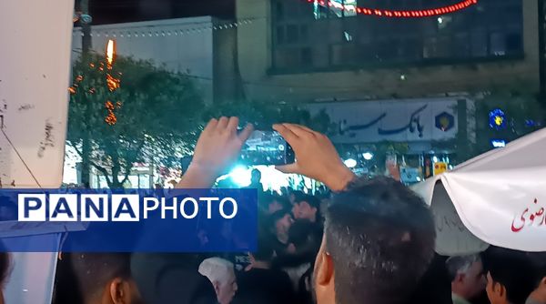 حال و هوای یکی از خیابان های مشهد در شب شهادت امام رضا (ع) 