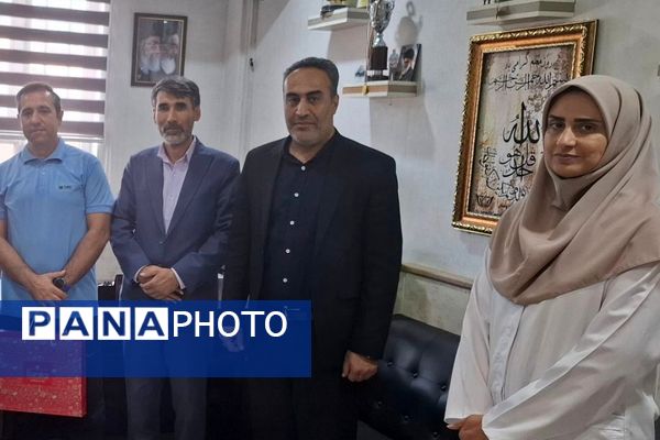 بازدید معاون تربیت بدنی و سلامت اداره کل از اتاق بازی و یادگیری دبستان شاهد شهید قدوسی