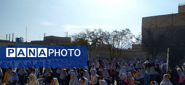 تقدیر از برترین‌های دبستان شهید نجفی فدافن 