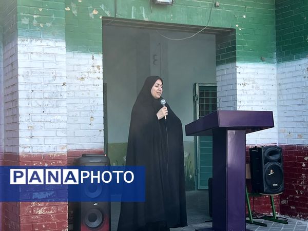 افتتاح کتابخانه راهرویی خلاقانه در دبستان امام خمینی(ره) گناوه