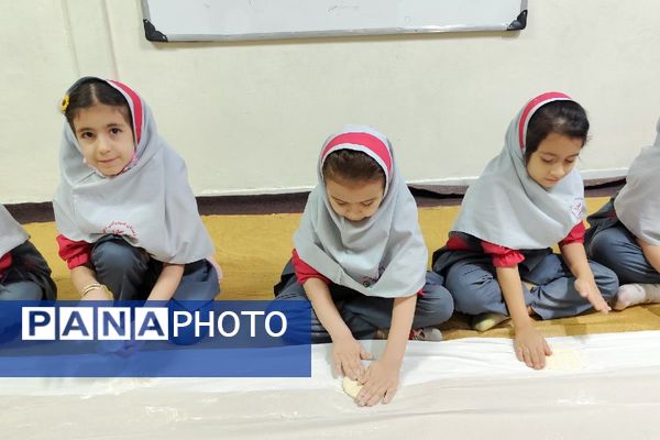 تجربه‌ای خوش‌مزه برای یادگیری الفبا در دبستان سارا شهرستان ملارد