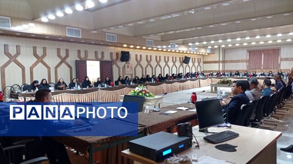 هم‌اندیشی مربیان و معاونین پرورشی در خلیل آباد