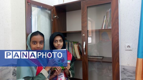 مراسم روز کتاب و کتابخوانی و افتتاح کتابخانه در دبستان شاهد تحقیقی ناحیه ۶