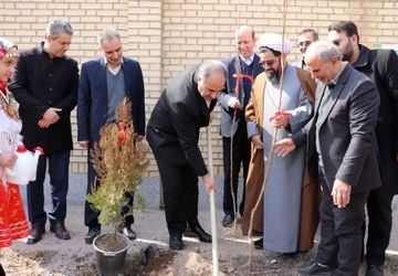 دست در دست طبیعت; قلب زمین در مدرسه شهید حدادی تبریز شاداب شد